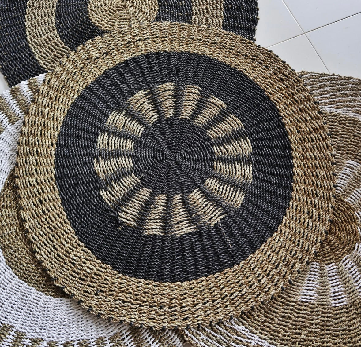 Round Seagrass Rug Black & Tan Inner Sun 1m Diameter