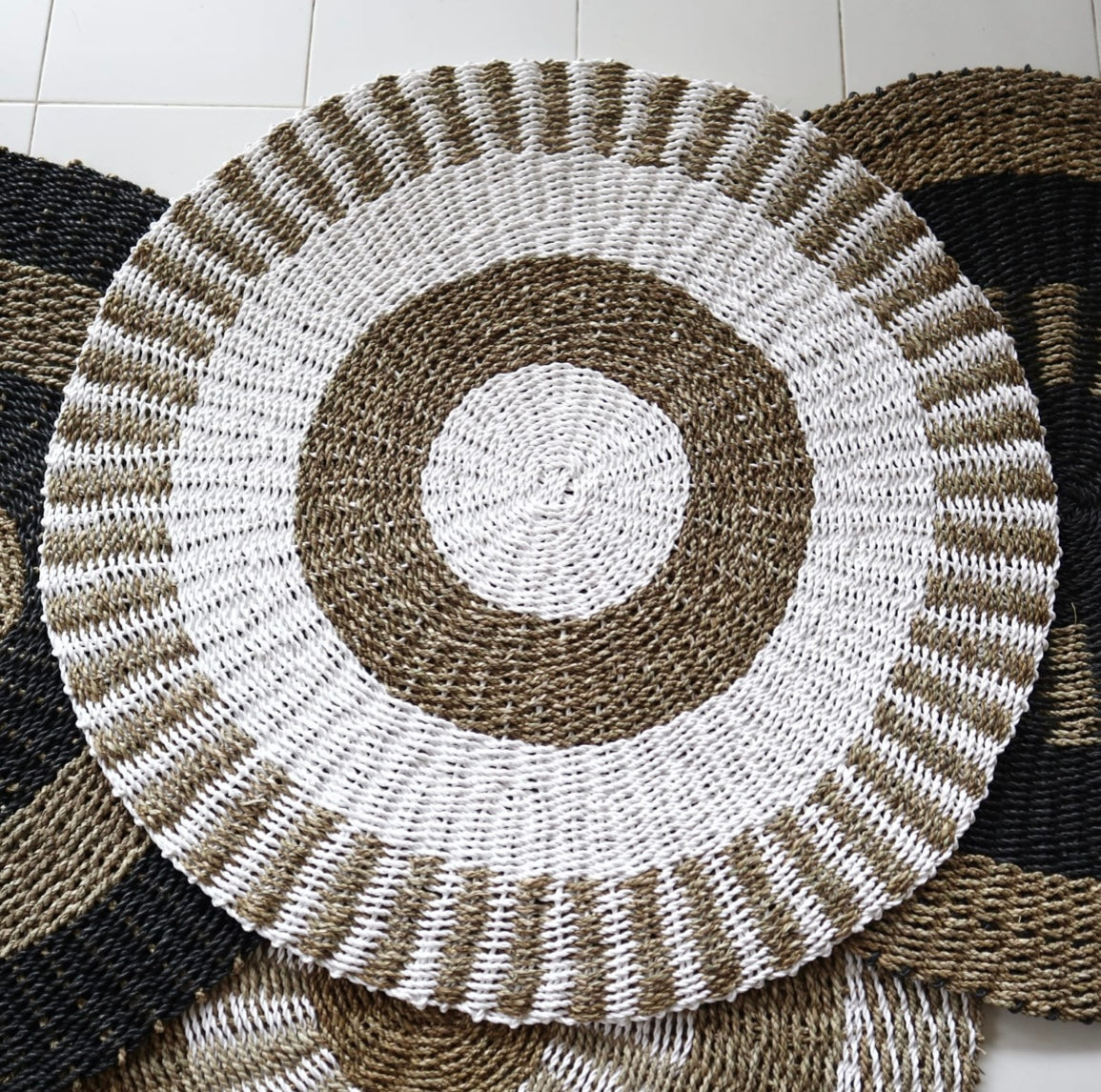 Round Seagrass Rug White & Tan Sun 1m Diameter