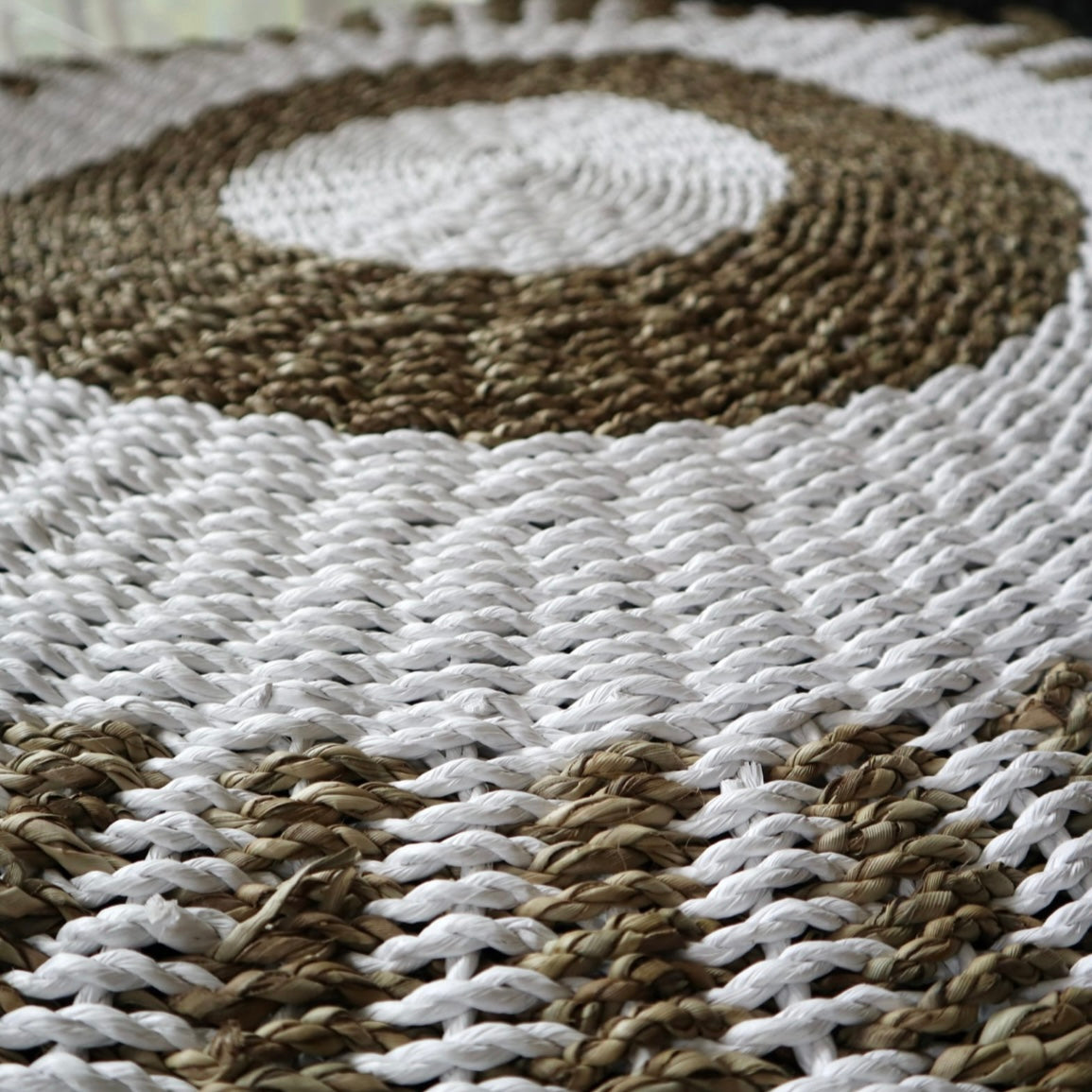 Round Seagrass Rug White & Tan Sun 1m Diameter