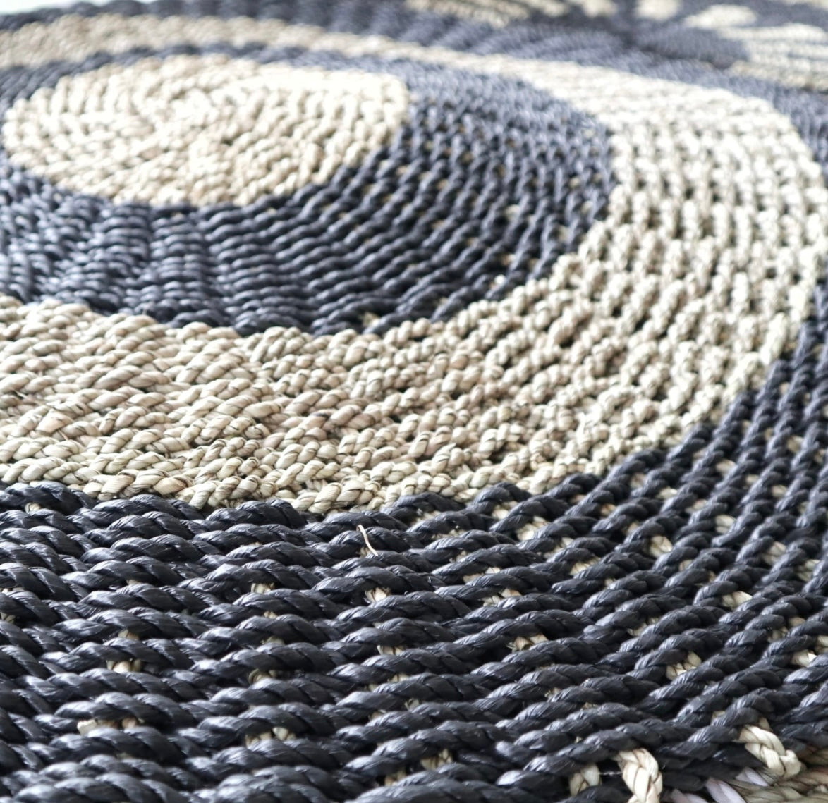 Round Seagrass Rug Black & Tan Sun 1m Diameter